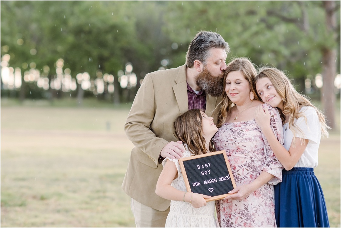 Taylor-Family-and-Maternity-Portraits-at-Lake-Park-in-Lewisville-Texas_0030