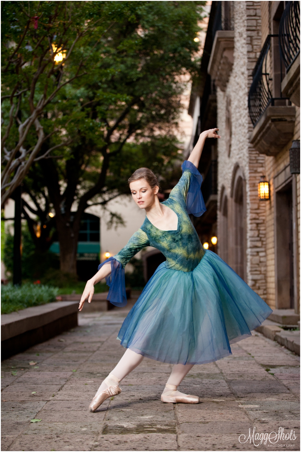 Ballet Portraits at the Las Colinas Mandalay Canals in Irving Texas #MaggShotsSenior