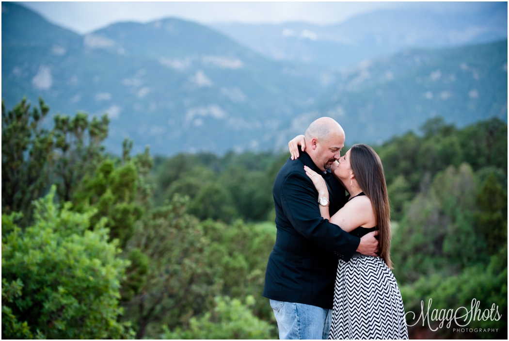 Destination Engagement Session at Garden of the Gods in Colorado Springs . MaggShots Photography