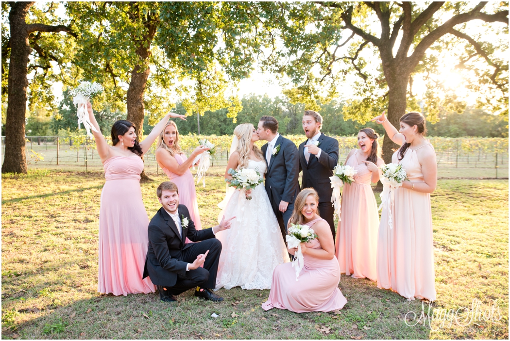MaggShots Photography, MaggShots, Couple, Kiss, Bride and Groom, Wedding, Professional Photographer, Lost Oak Winery