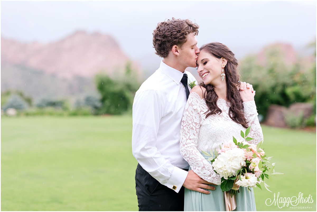 Garden of the Gods Club Mountains Colorado Styled Shoot Couple Professional Photography Professional Photographer MaggShots Photography MaggShots