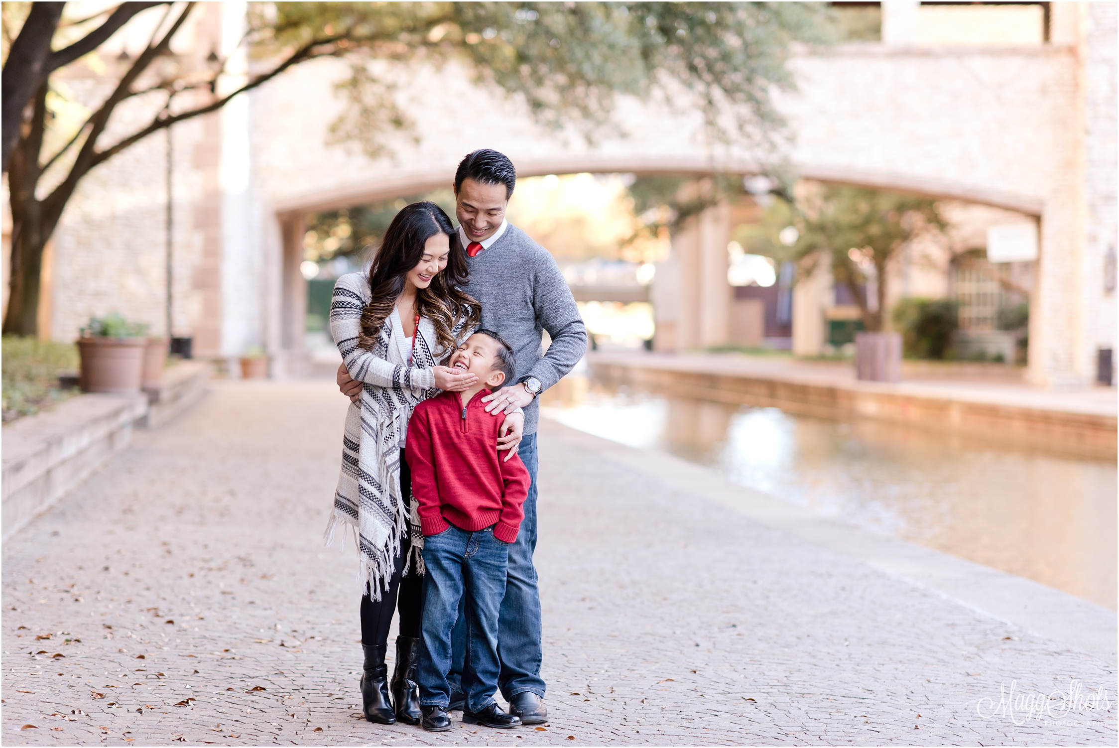 MaggShots Photography, MaggShots, Professional Photography, Professional Photographer, Destination Photography, Family Portraits, Family Session, Love, Las Colinas Canals, Family